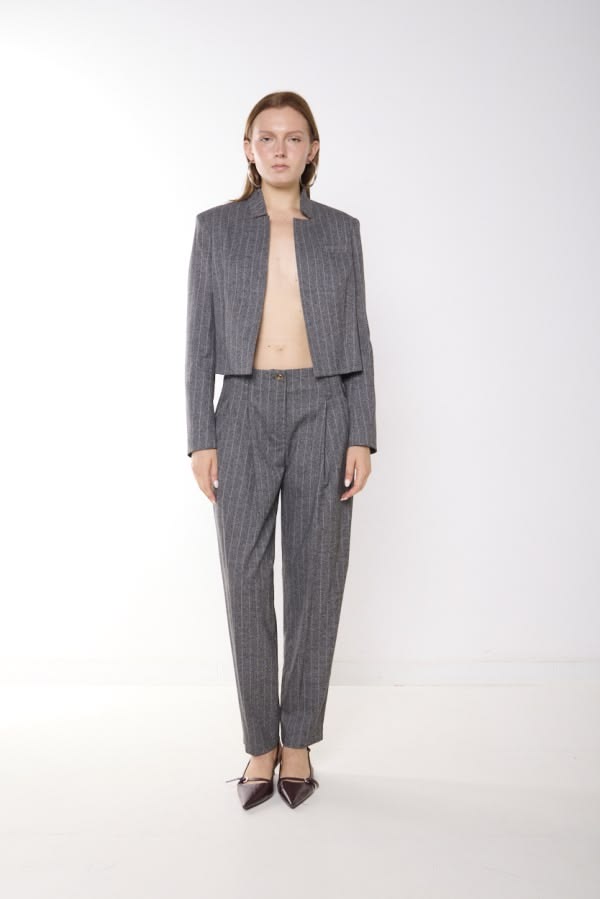 CHAQUETA CORTA LIV GREY