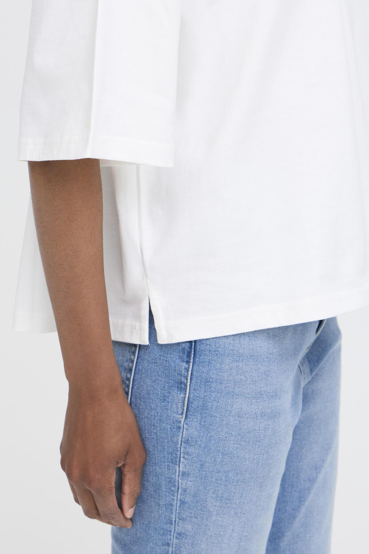 CAMISETA NOT SO BASIC WHITE