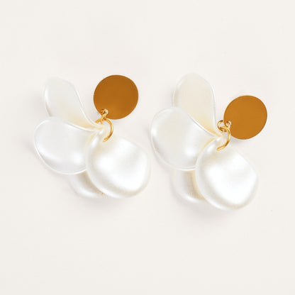 PENDIENTES PÉTALOS LENTEJITA BLANCO NACARADO - Sister Birkin 