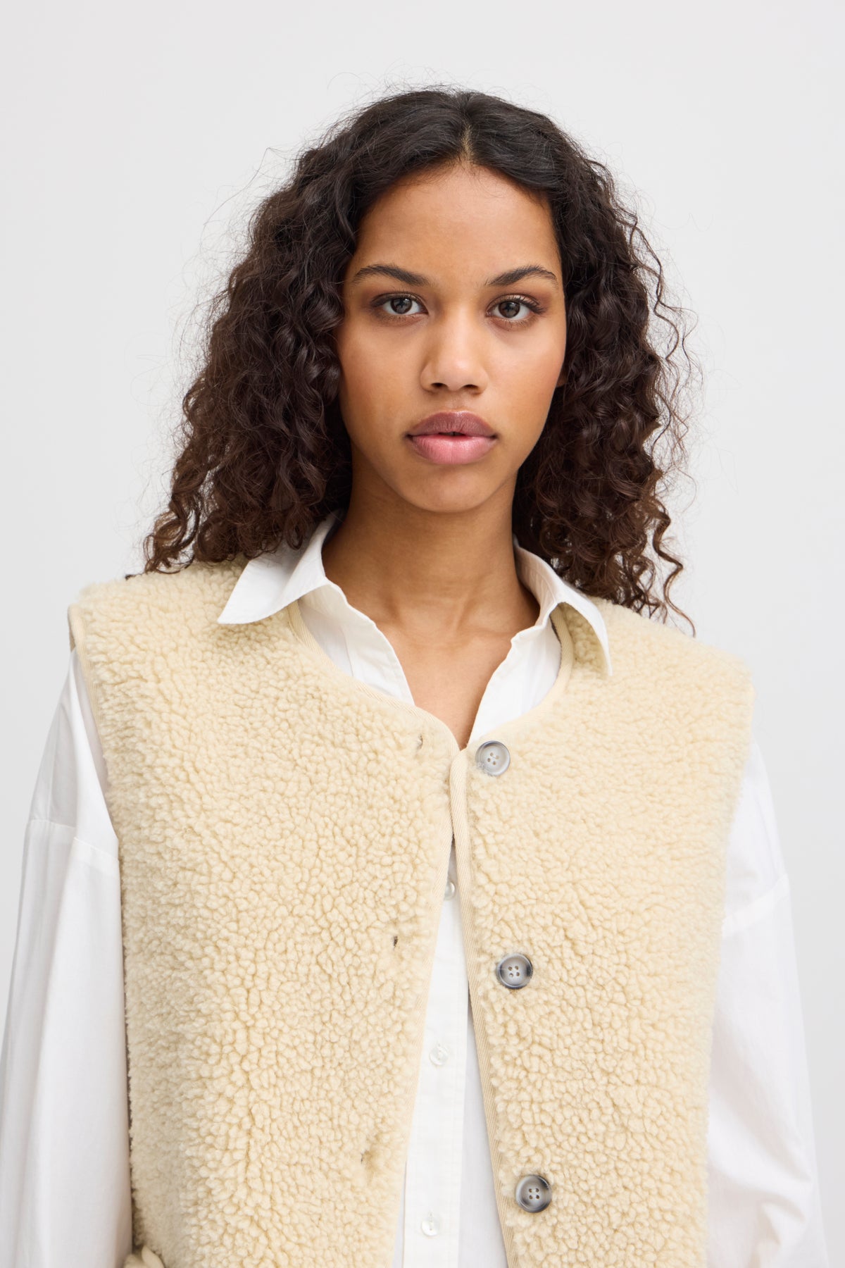 CHALECO LIV SHEARLING ECRU