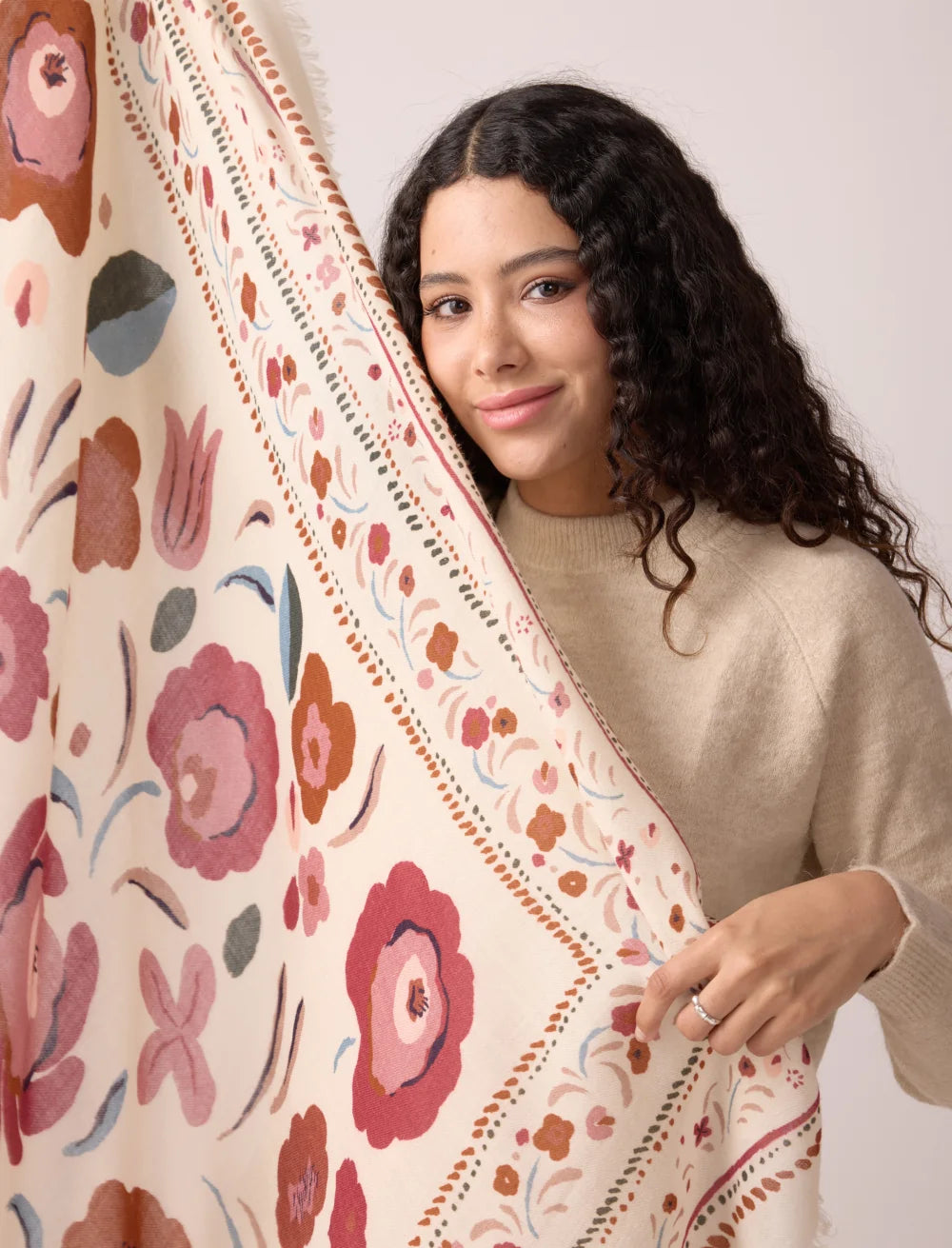 PAÑUELO MAXI BALKANS CREAM