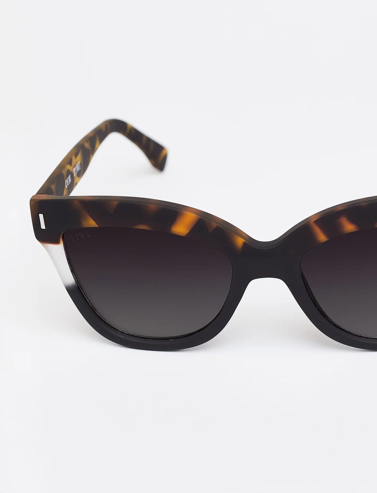 MAUI RUBBER RAY EDITION - Sister Birkin