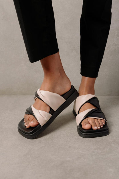 SANDALIAS BICOLOR SHAKA BLACK IVORY - Sister Birkin 