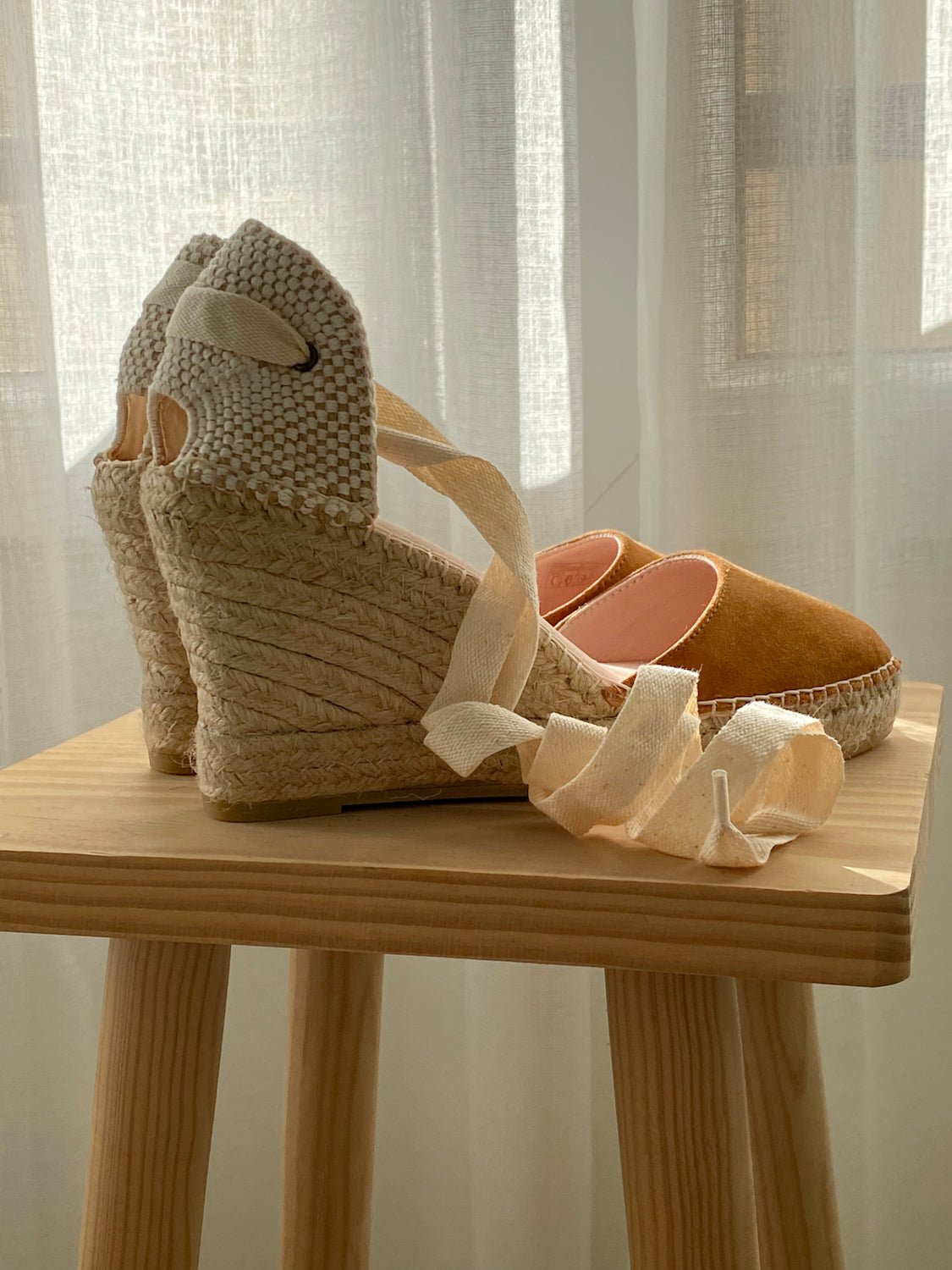 ALPARGATA DE ANTE DENISSE CAMEL - Sister Birkin