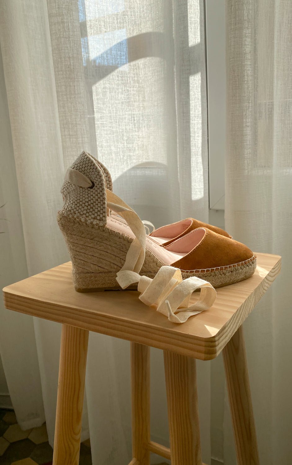 ALPARGATA DE ANTE DENISSE CAMEL - Sister Birkin