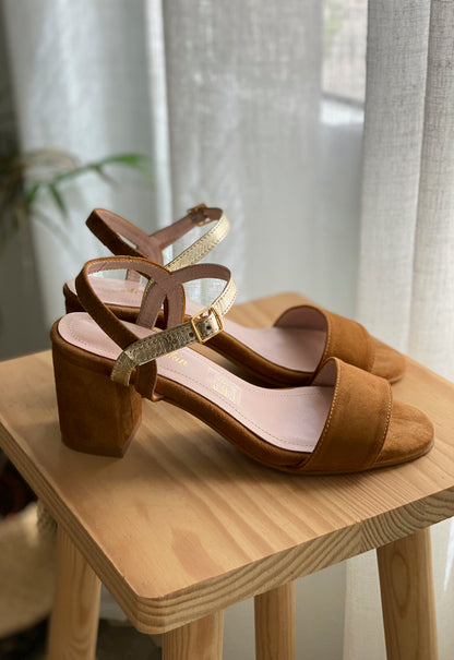 SANDALIA DE ANTE Y PIEL CLOÉ GOGNAC - Sister Birkin 