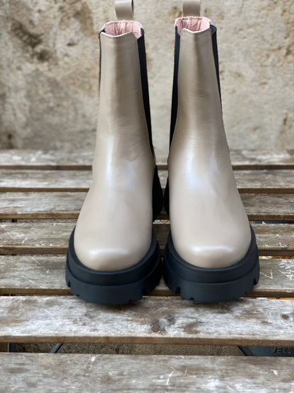 BOTINES CHELSEA NIKA TAUPE - Sister Birkin 